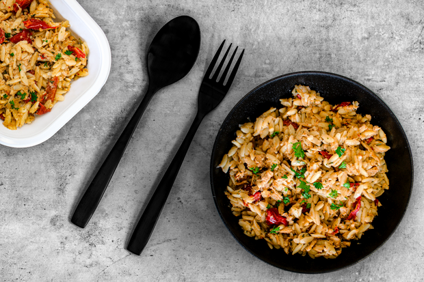 Orzo crémeux au poulet et tomates séchées